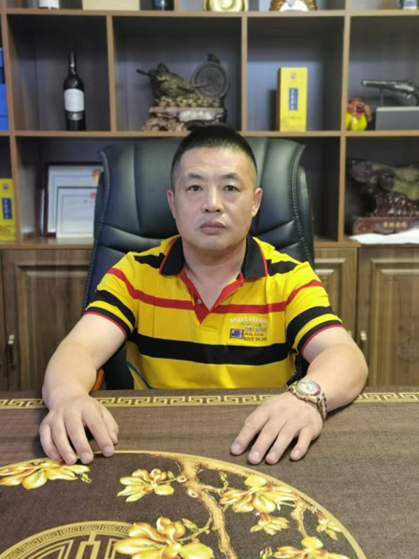 徐锋—鞍山市工艺美术鉴赏大师